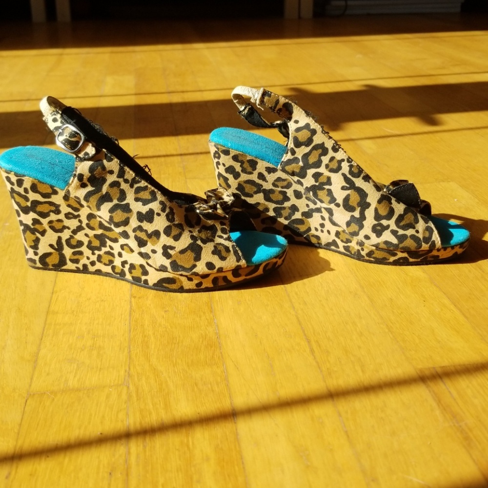 Leopard wedges